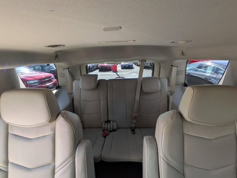 Used 2020 Cadillac Escalade Premium Luxury AWD/4WD image 9