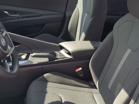 New 2026 Hyundai Elantra SE FWD image 16