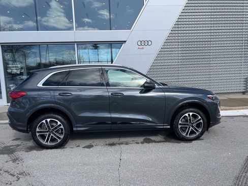 Used 2025 Audi Q5 Premium Plus w/ Premium Plus image 17