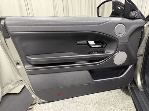 Used 2019 Land Rover Range Rover Evoque SE Dynamic image 21