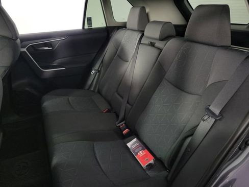 Used 2025 Toyota RAV4 XLE AWD/4WD image 17