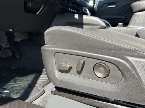 Used 2023 Chevrolet Colorado LT w/ LT Convenience Package II image 11