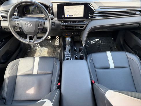 Used 2025 Toyota Camry SE FWD image 24