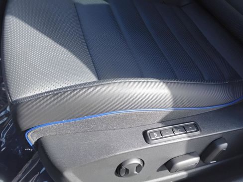 Used 2024 Volkswagen Golf R image 18