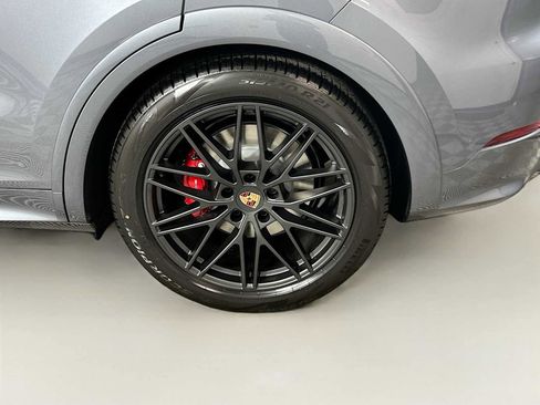 New 2026 Porsche Cayenne GTS AWD/4WD image 33