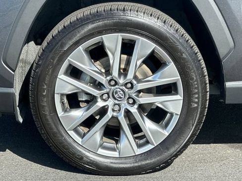 Certified 2020 Toyota RAV4 Limited FWD image 32