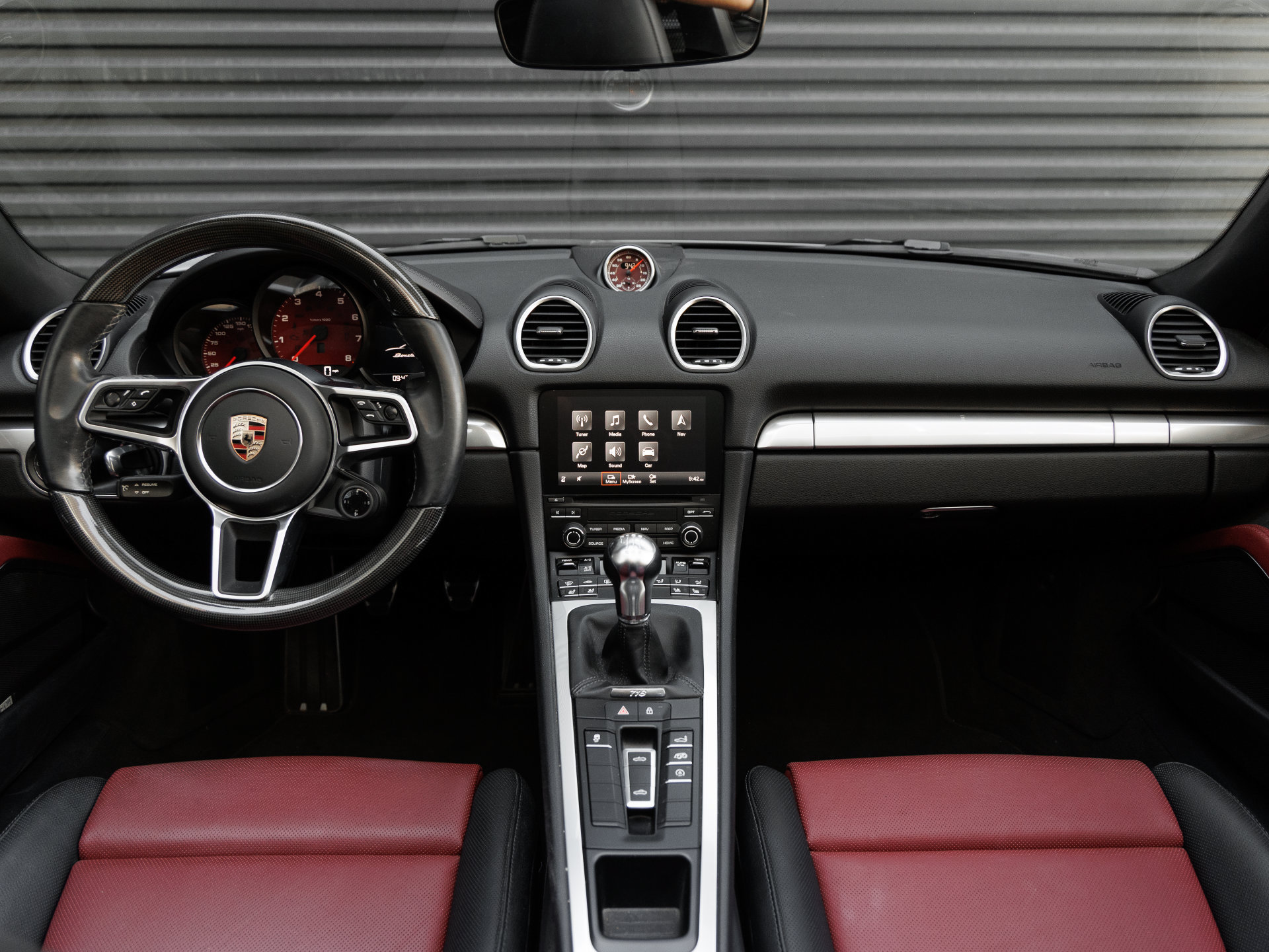 Certified 2025 Porsche 718 Boxster S RWD image 20