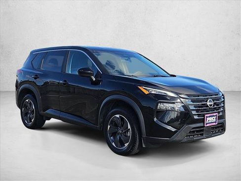 Used 2025 Nissan Rogue SV AWD/4WD image 3