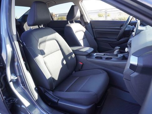 Certified 2025 Nissan Altima 2.5 S image 12