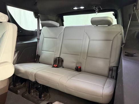 Used 2022 Chevrolet Tahoe LT w/ Luxury Package image 19