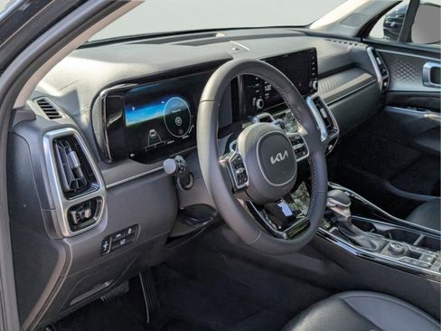 Certified 2023 Kia Sorento SX image 11