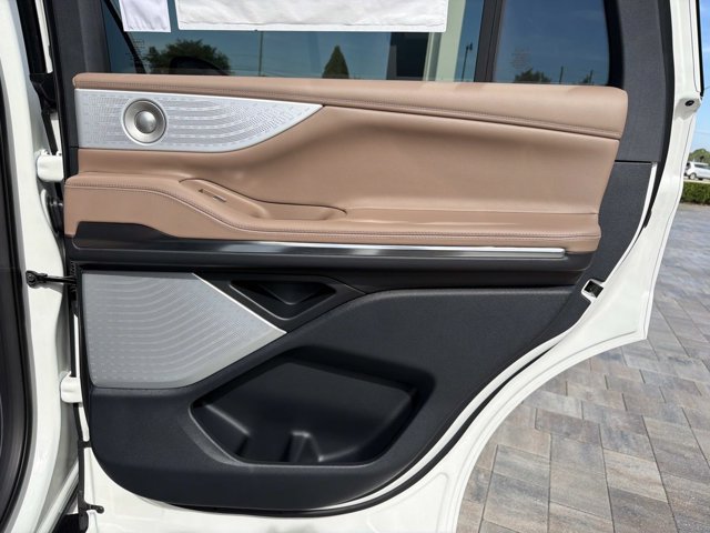 New 2027 Lincoln Navigator Black Label AWD/4WD image 19