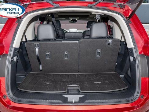 Certified 2025 Honda Pilot Touring image 9