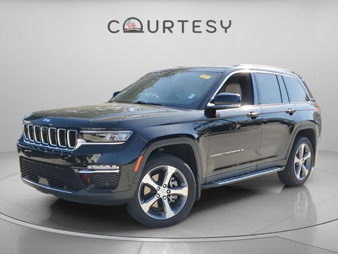 Certified 2023 Jeep Grand Cherokee 4WD 4xe w/ Luxury Tech Group II image 1