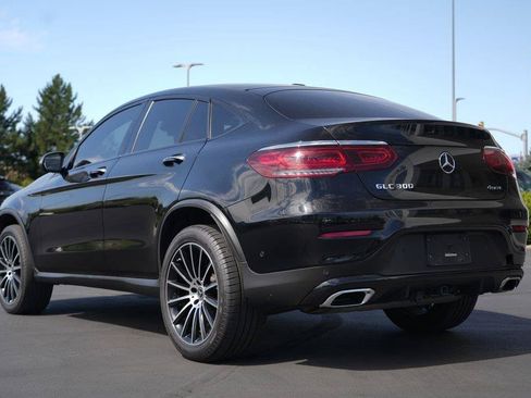 Used 2021 Mercedes-Benz GLC 300 4MATIC Coupe image 3