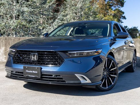 Used 2023 Honda Accord Touring image 7