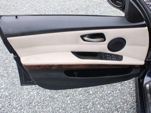 Used 2010 BMW 328i Sedan w/ Premium Pkg RWD image 19
