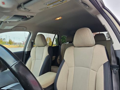 Used 2021 Subaru Outback Premium image 21