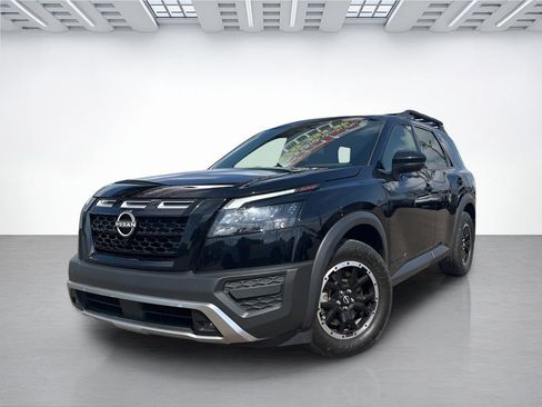 Used 2024 Nissan Pathfinder Rock Creek AWD/4WD image 3