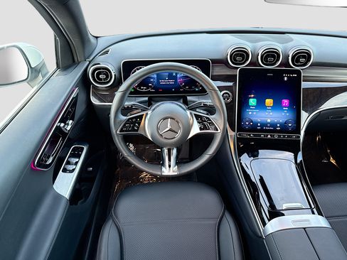 Used 2026 Mercedes-Benz GLC 300 image 18