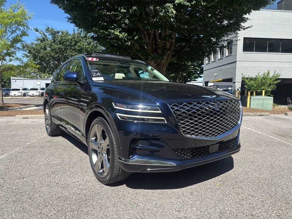 Used 2024 Genesis GV80 2.5T w/ Prestige Package AWD/4WD image 3