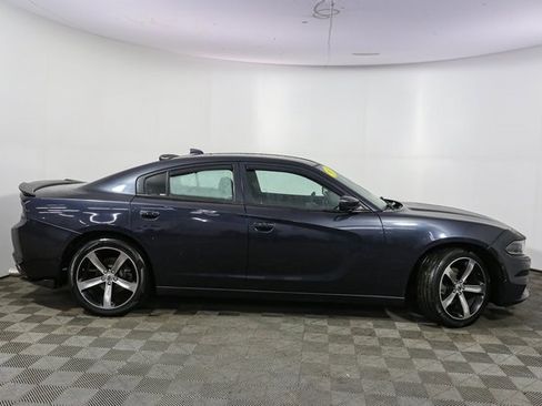 Used 2017 Dodge Charger SXT image 14