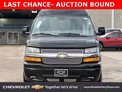 Used 2019 Chevrolet Express 2500 image 7
