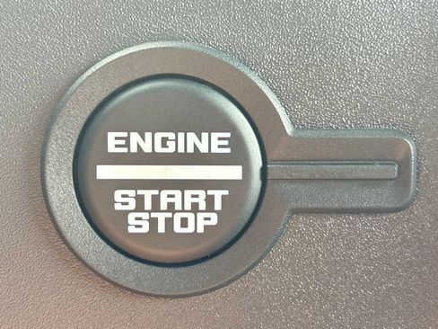 New 2025 Ford Bronco 4-Door AWD/4WD image 9