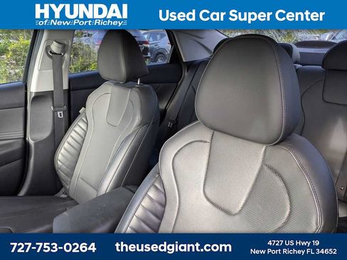 Certified 2023 Hyundai Elantra Limited FWD image 3