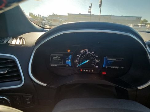 Used 2021 Ford Edge ST-Line FWD image 17
