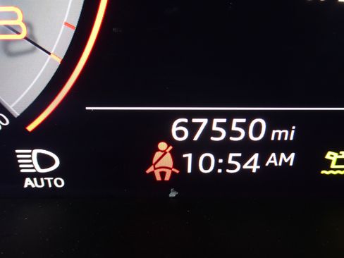 Used 2019 Audi Q8 Prestige w/ Luxury Package image 31