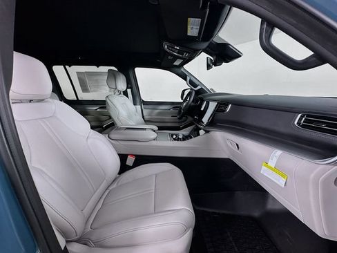 New 2026 Jeep Grand Wagoneer Limited AWD/4WD image 34