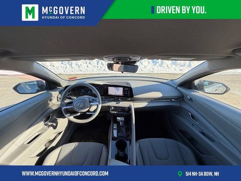 Used 2023 Hyundai Elantra SEL w/ Convenience Package image 12