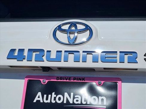 Used 2024 Toyota 4Runner SR5 AWD/4WD image 30