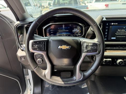 Used 2025 Chevrolet Silverado 2500 LT w/ Convenience Package AWD/4WD image 17