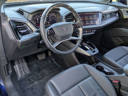 Used 2023 Audi Q4 e-tron Premium w/ Convenience Package image 15