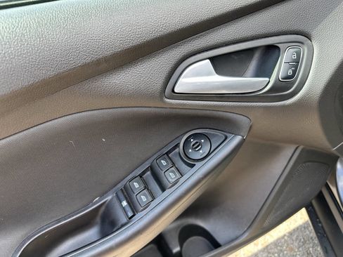 Used 2016 Ford Focus SE image 19