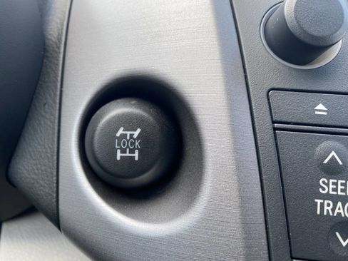 Used 2008 Toyota RAV4 4WD image 31