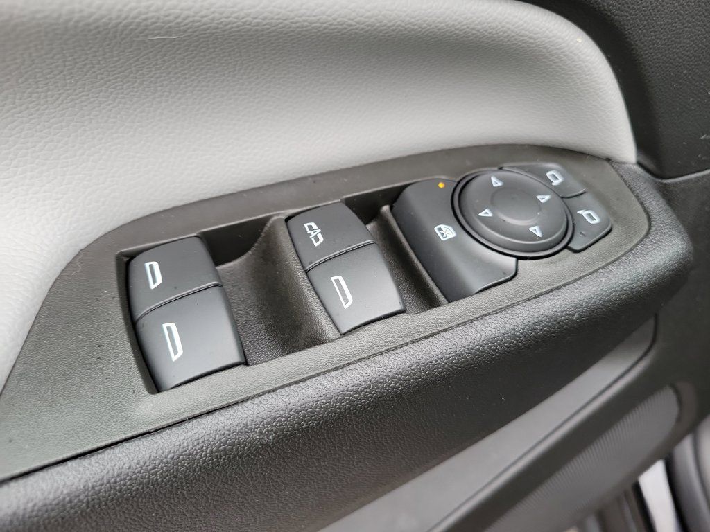 Used 2024 Chevrolet Equinox LS w/ LS Convenience Package FWD image 25