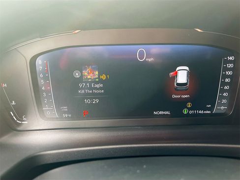 Used 2025 Honda Pilot Elite image 12