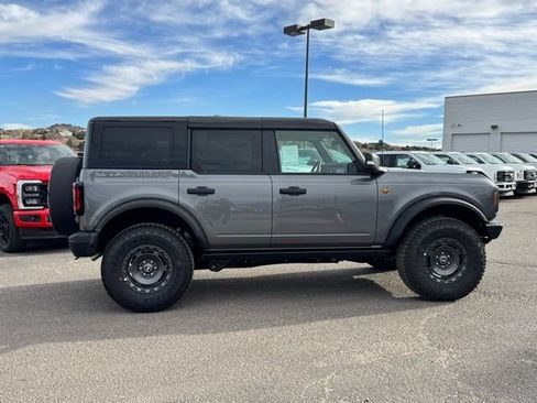 New 2025 Ford Bronco Badlands image 6
