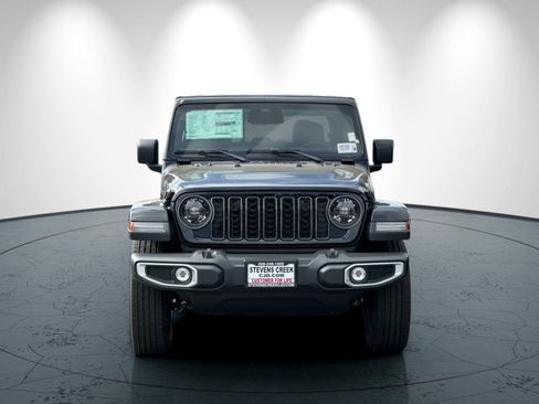 New 2026 Jeep Gladiator Sport AWD/4WD image 9