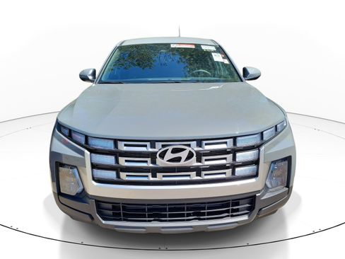 Used 2025 Hyundai Santa Cruz SE image 2