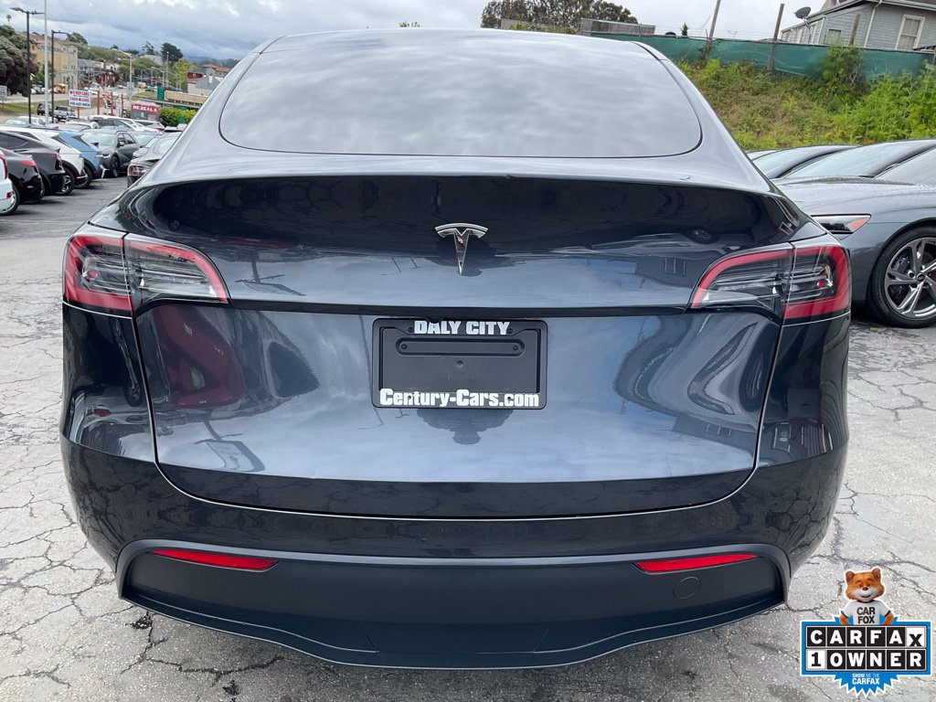 Used 2024 Tesla Model Y 2WD image 4