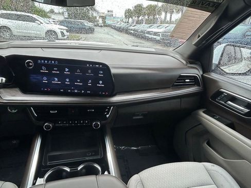 Used 2025 Chevrolet Tahoe LS RWD image 17
