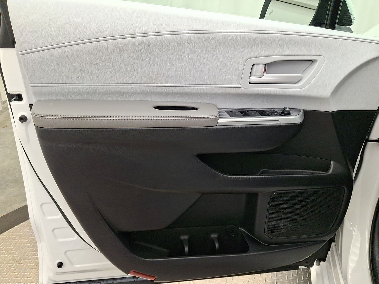 Certified 2026 Toyota Sienna LE AWD/4WD image 14
