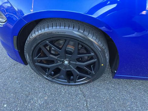Used 2020 Dodge Charger SXT RWD image 11