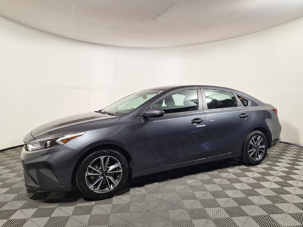 Used 2023 Kia Forte LXS w/ LXS Technology Package FWD image 1