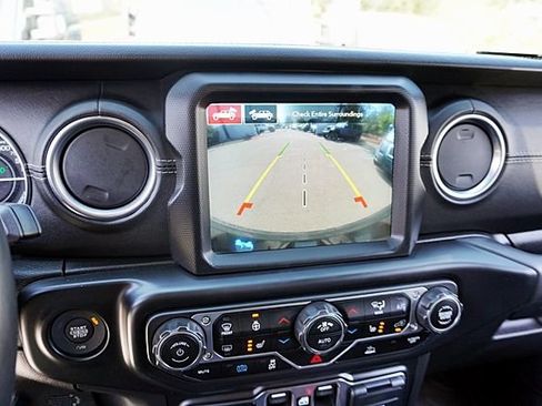 Used 2023 Jeep Wrangler Unlimited Sahara w/ Cold Weather Group AWD/4WD image 31