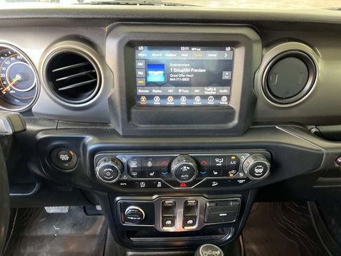 Used 2019 Jeep Wrangler Sport image 27